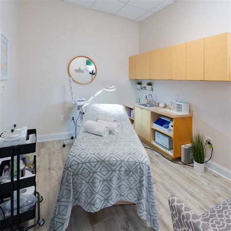 mira spa and salon.